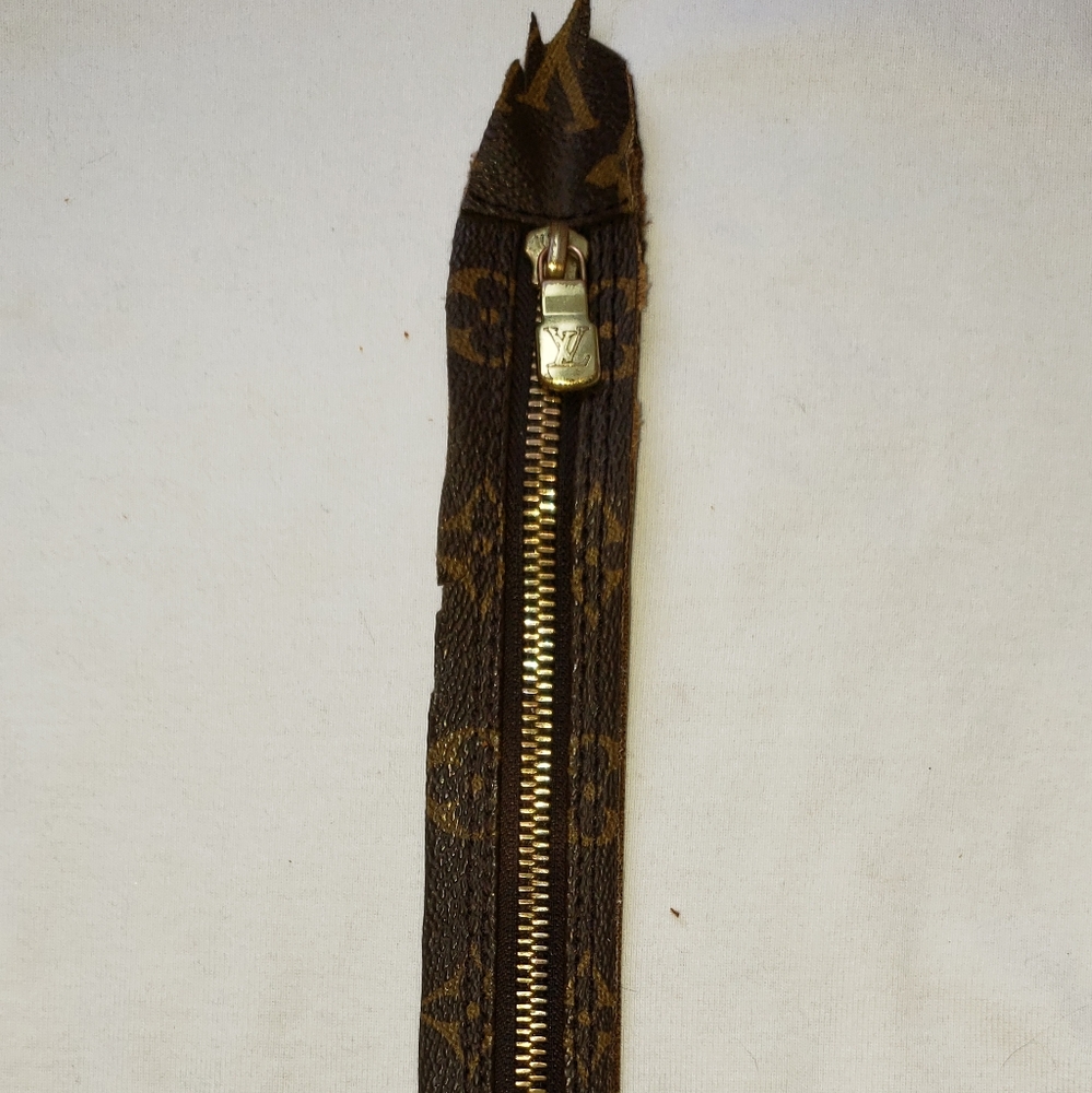 Authentic Louis Vuitton Zipper: 10.5"